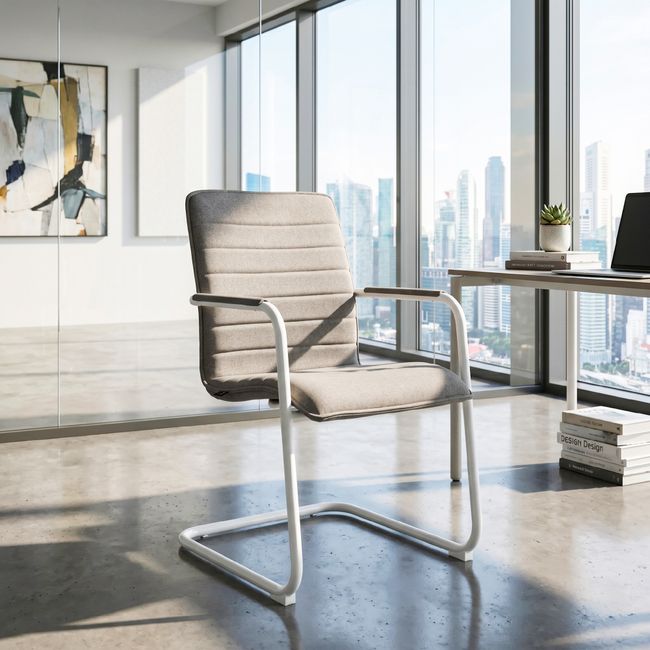 SILVIE Freischwinger | Feste Armlehnen, gepolsterte Sitzfläche