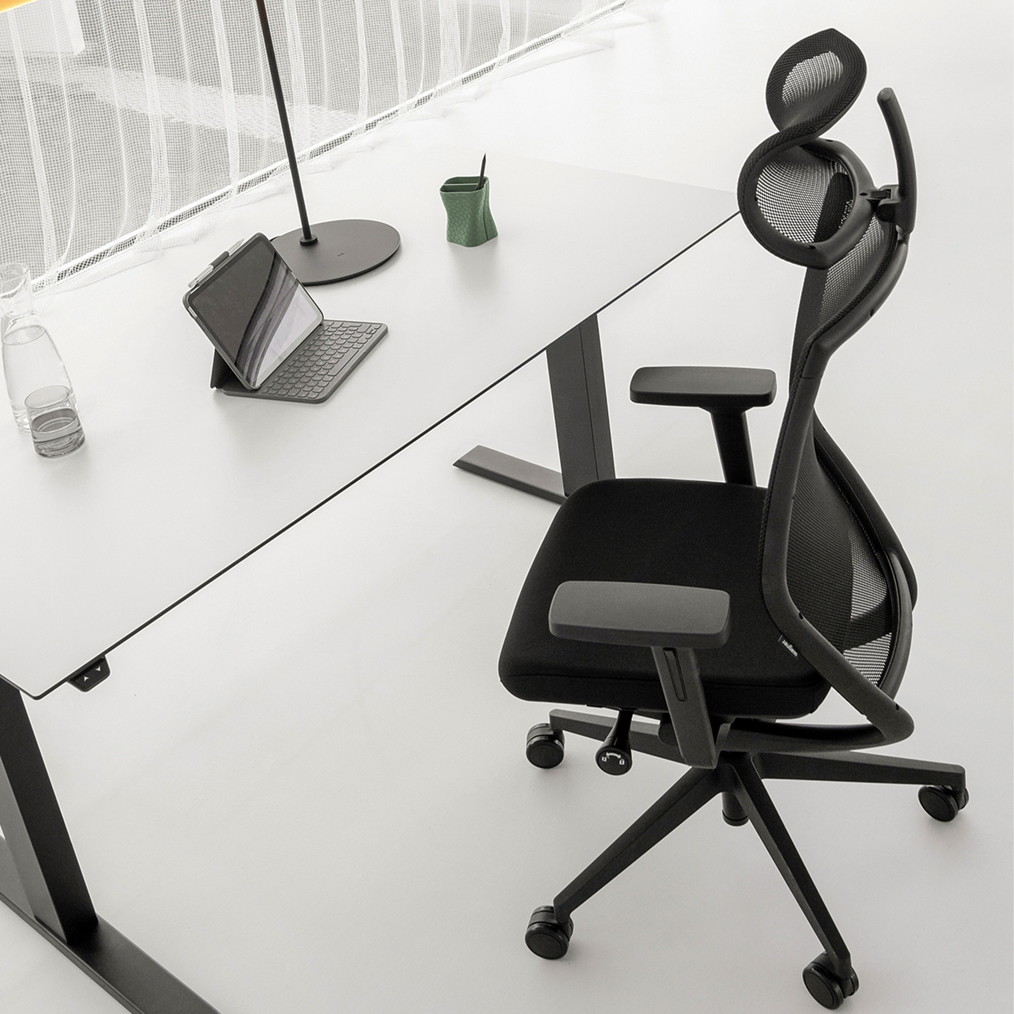 Wagner - TITAN Green Black Edition | 5-Fuß-Gestell, Synchronmechanik, Dondola®-3D-Sitzgelenk - 8 Main Image