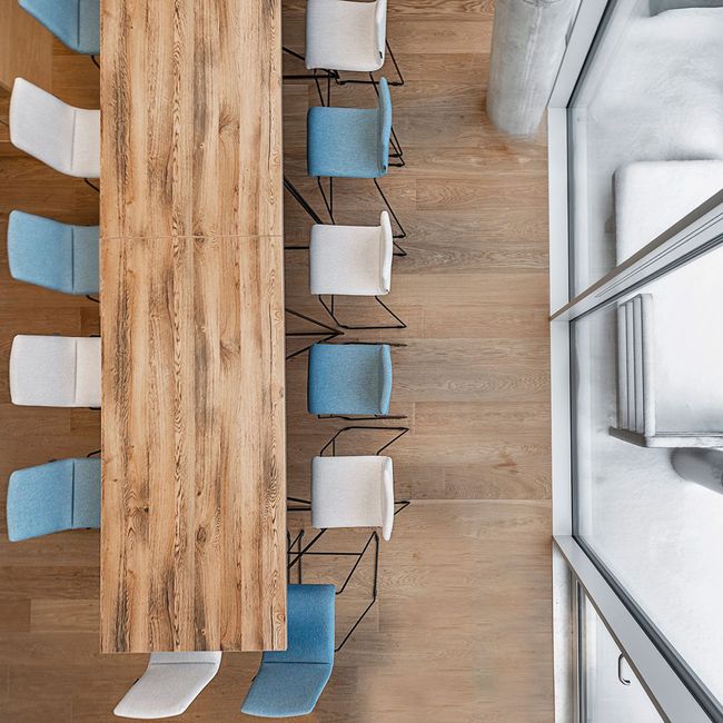 MOON Besucherstuhl | Kufengestell, Gepolsterte Sitzfläche, Bezugsstoffe BERTA / LUCIA / VELITO / SYNERGY