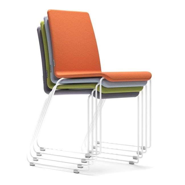 MOON Besucherstuhl | Kufengestell, Gepolsterte Sitzfläche, Bezugsstoffe BERTA / LUCIA / VELITO / SYNERGY