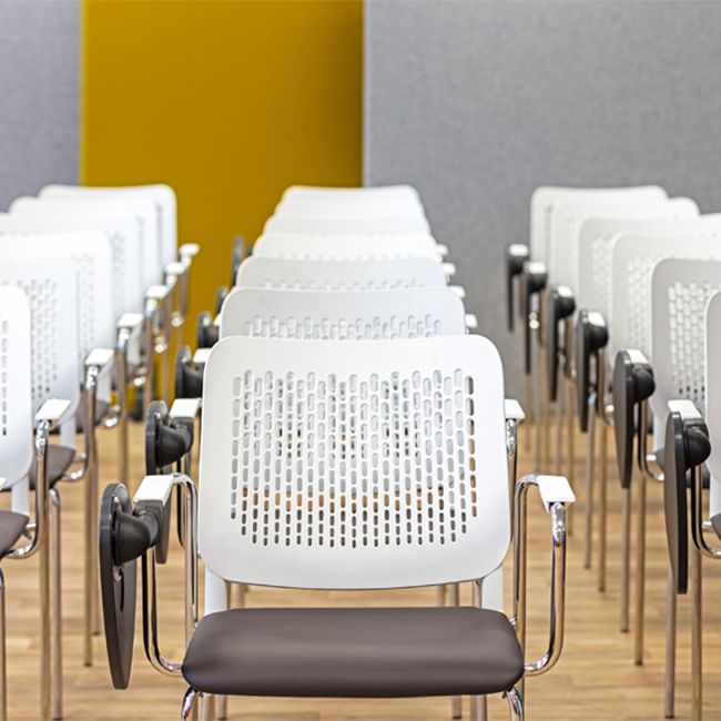 WAIT Besucherstuhl | Stapelbar, rollbar, Bezugsstoffe BERTA / LUCIA / VELITO / SYNERGY