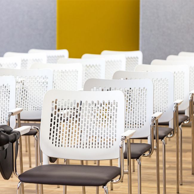 WAIT Besucherstuhl | Stapelbar, rollbar, Bezugsstoffe BERTA / LUCIA / VELITO / SYNERGY