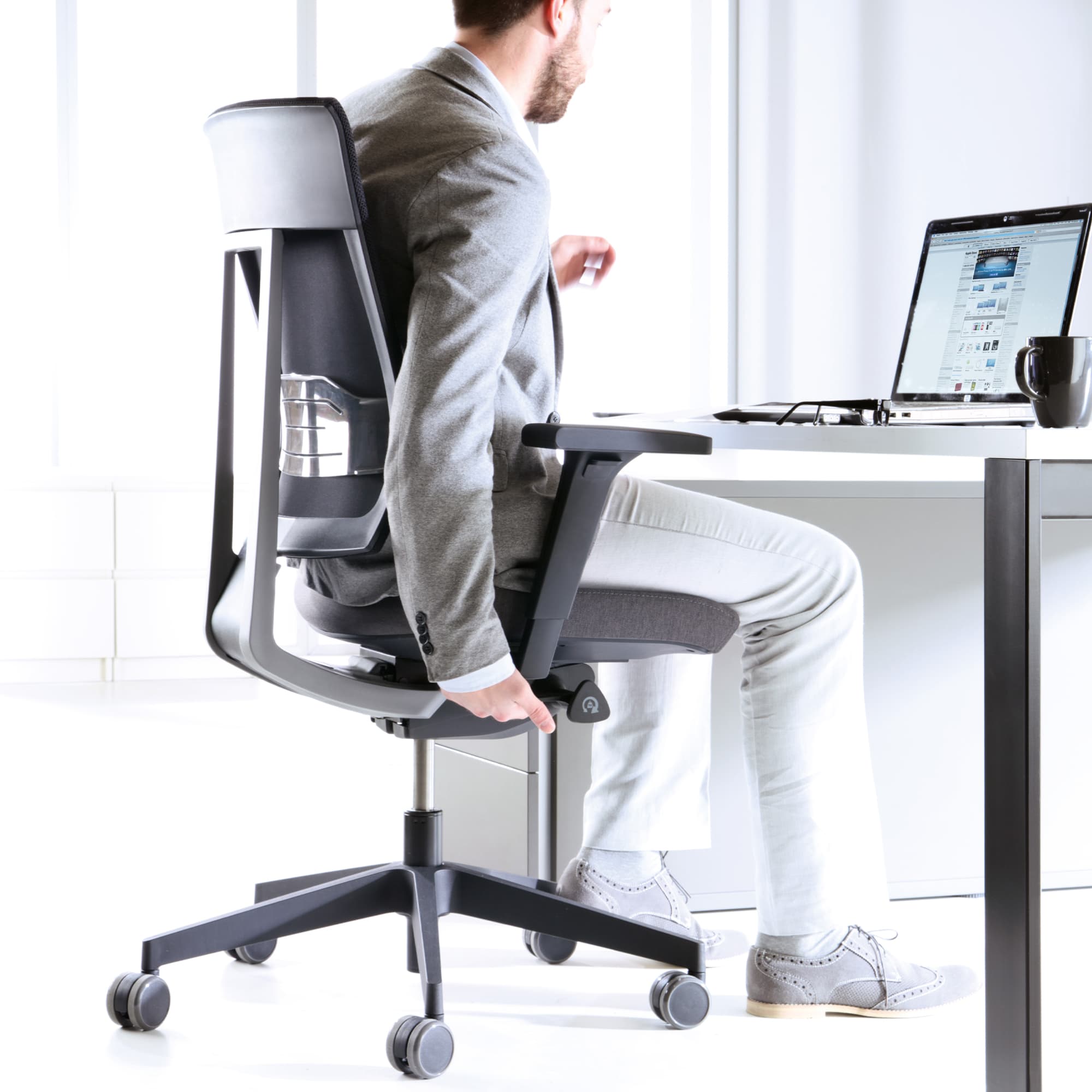 profim - XENON 101 SFL Net office swivel chair | Lumbar support, mesh back, black - 20 Main Image