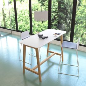 NOVA WOOD Hochtisch | Massivholz-Gestell, 1600 x 700 mm, HPL Weiß