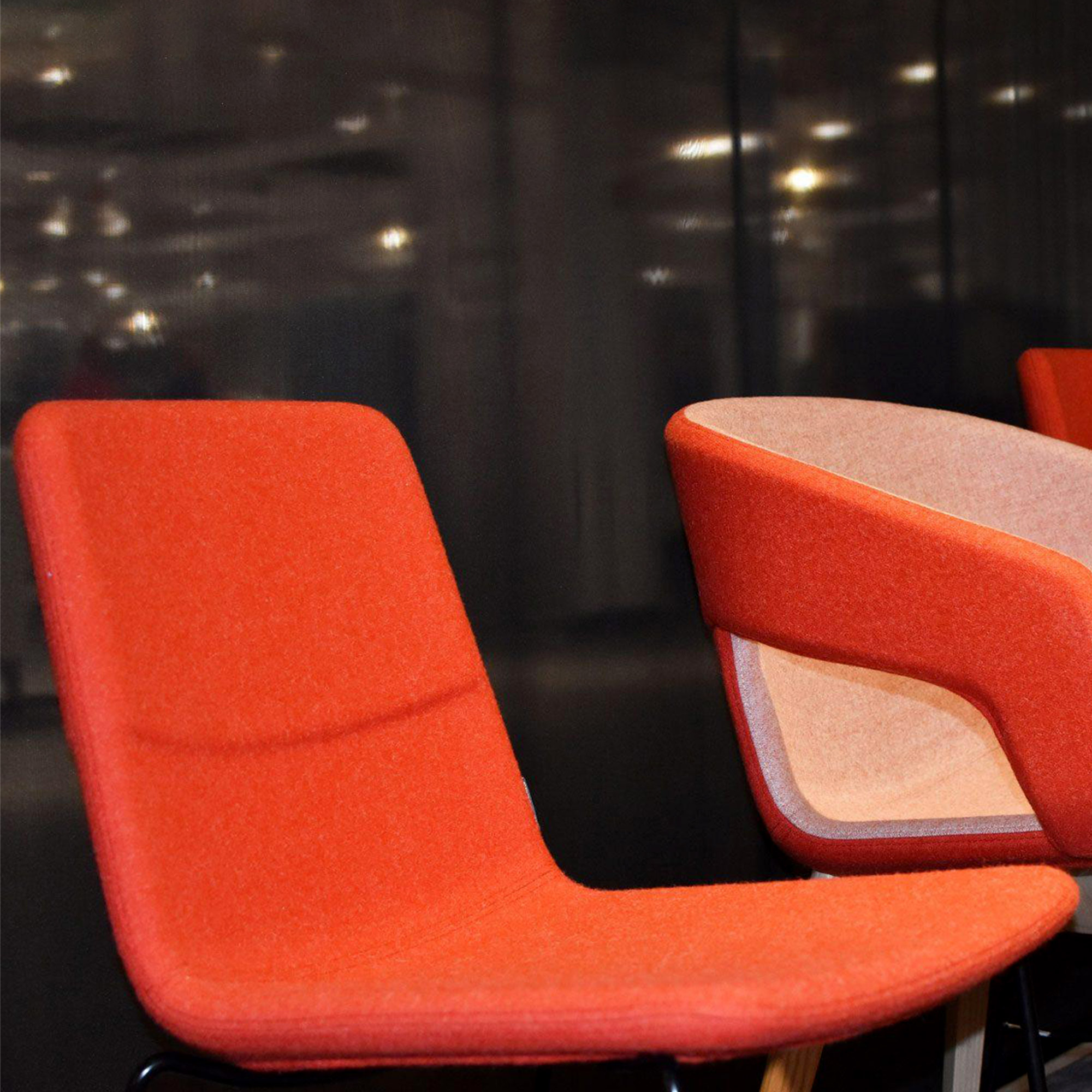 TWIST&SIT Visiteur et président de la conférence | Kuftstell, Synergie de couverture en laine - 19 Main Image