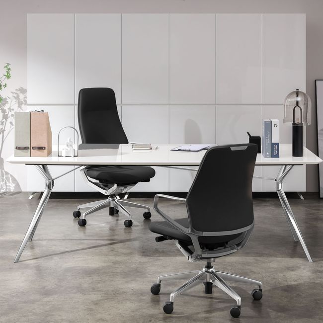 ARICO Konferenzstuhl | Drehbar, 4-Fuß-Aluminiumkreuz, Schwarz