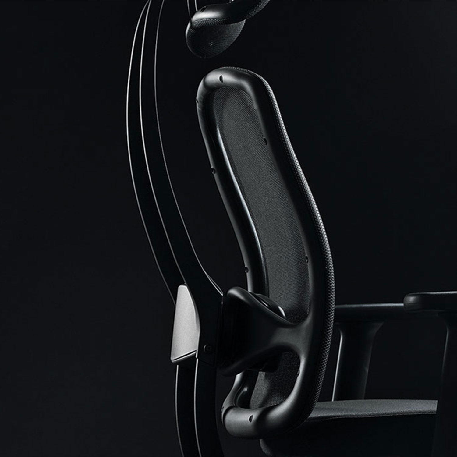 Wagner - AluMedic Black Edition Office Swivel Chair | Poggiatesta, nero - 7 Main Image