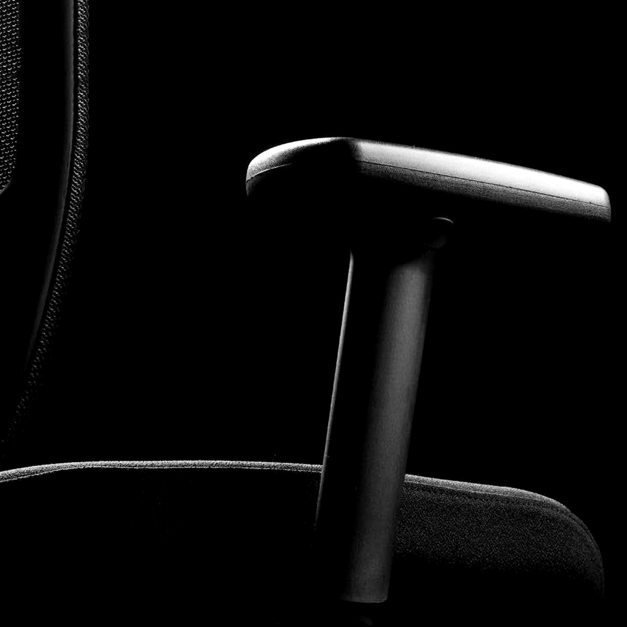 Wagner - AluMedic Black Edition Office Swivel Chair | Poggiatesta, nero - 9 Main Image