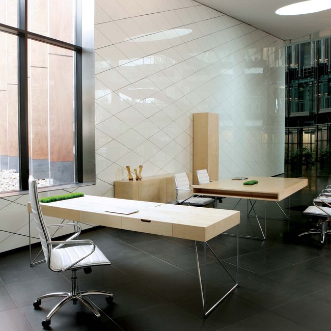 AIR Chefschreibtisch | 2200 x 800 mm, integrierte Schubladen, Eiche Furnier AIR Chefschreibtisch | 2200 x 800 mm, integrierte Schubladen, Eiche Furnier