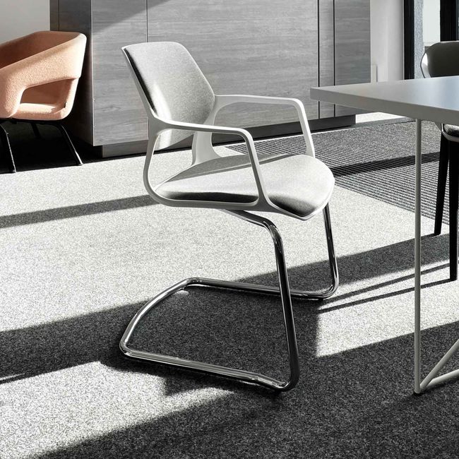 FILO Freischwinger | Armlehnen, Stapelbar, Grau