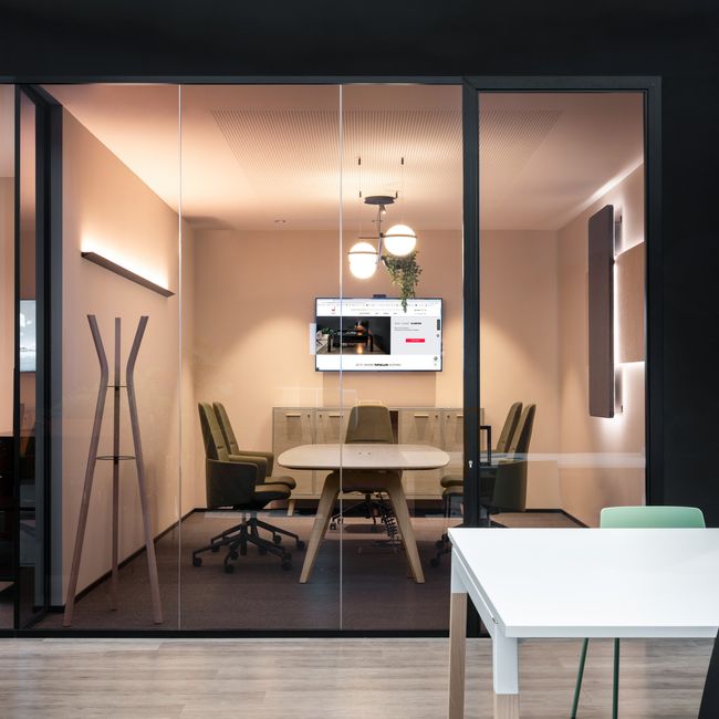 BRALCO RAIL Besprechungstisch | Bootsform 2400 - 2800 mm (8 - 10 Personen) | Echtholz, Eiche Carbon