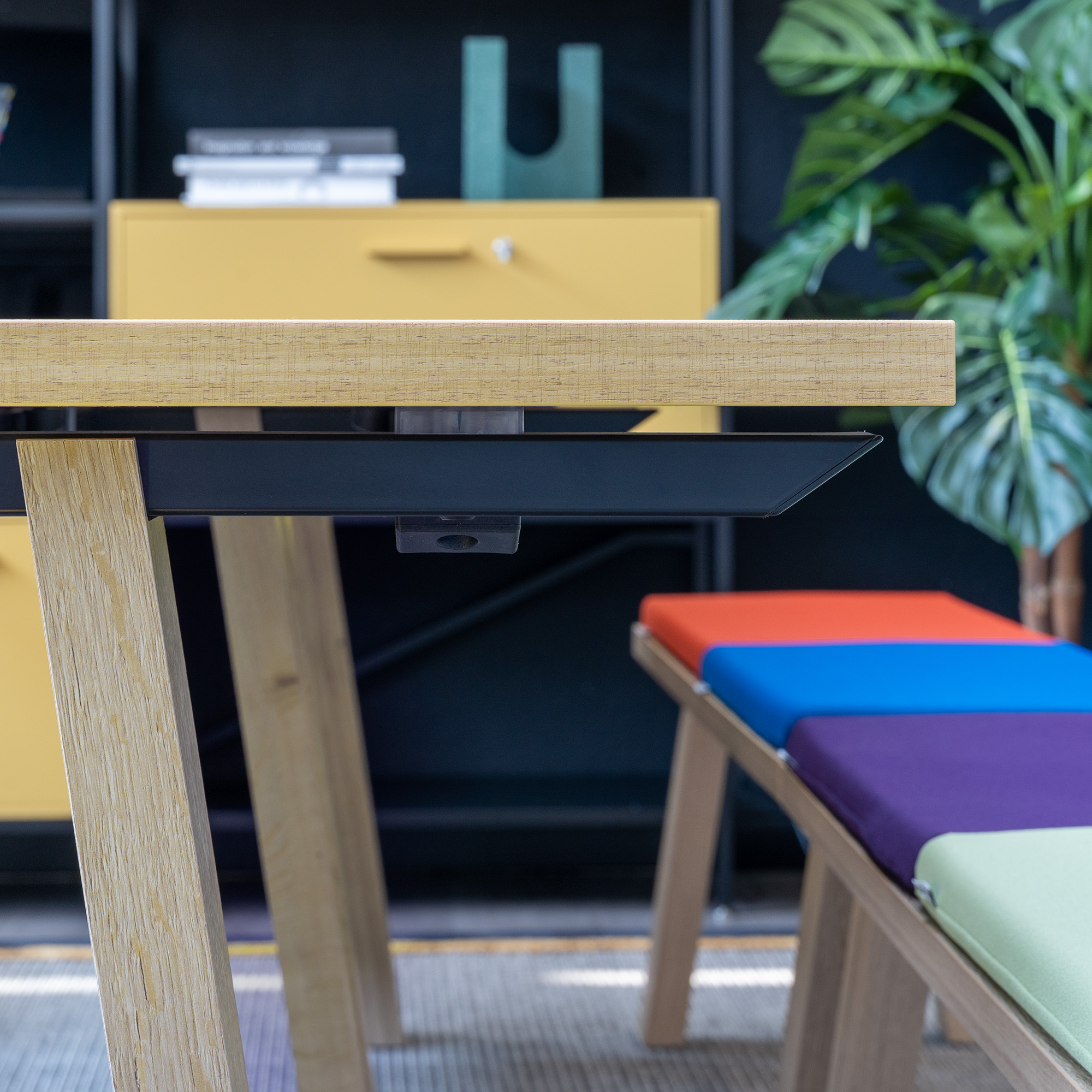 BRALCO TAKE OFF FARM Conference table | 1800 - 2760 mm (8 - 12 persons), cable flap optional, wild oak - 8 Main Image
