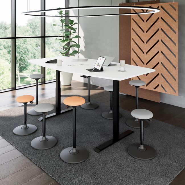 DRIVE 2-Motoren-Konferenztisch | Bootsform, 1800 - 2400 mm (6 - 10 Personen), elektrisch höhenverstellbar, Kabelklappe optional, Weiß