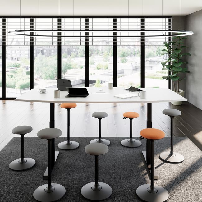 DRIVE 2-Motoren-Konferenztisch | Bootsform, 1800 - 2400 mm (6 - 10 Personen), elektrisch höhenverstellbar, Kabelklappe optional, Weiß